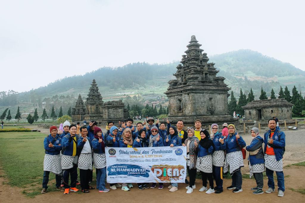 FKIP Universitas Muhammadiyah Tasikmalaya (UMTAS) Merajut Kekompakan Melalui Family Gathering di Dieng